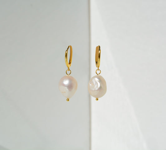 Fresh Water Pearl Earring