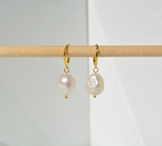 Fresh Water Pearl Earring